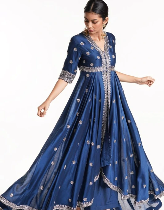 Formal & gown ethnic wear for women