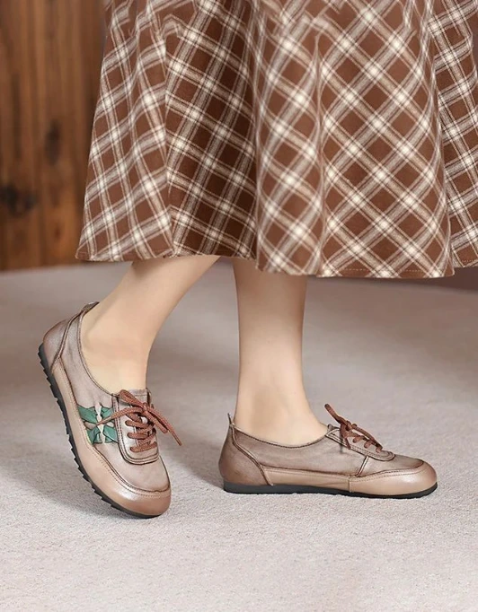 Casual Sneakers or FlatsCasual Sneakers or Flats